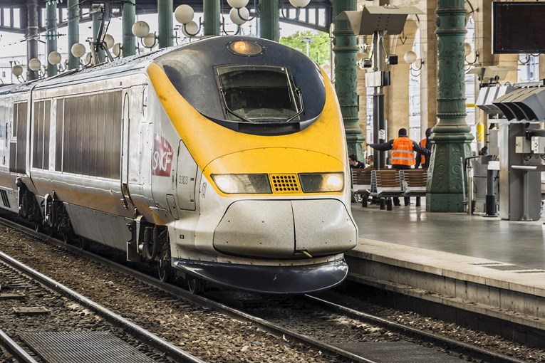Iz vlaka u Parizu nestala torba o kojoj ovisi sigurnost tisuća ljudi: "Osjetljivo je"