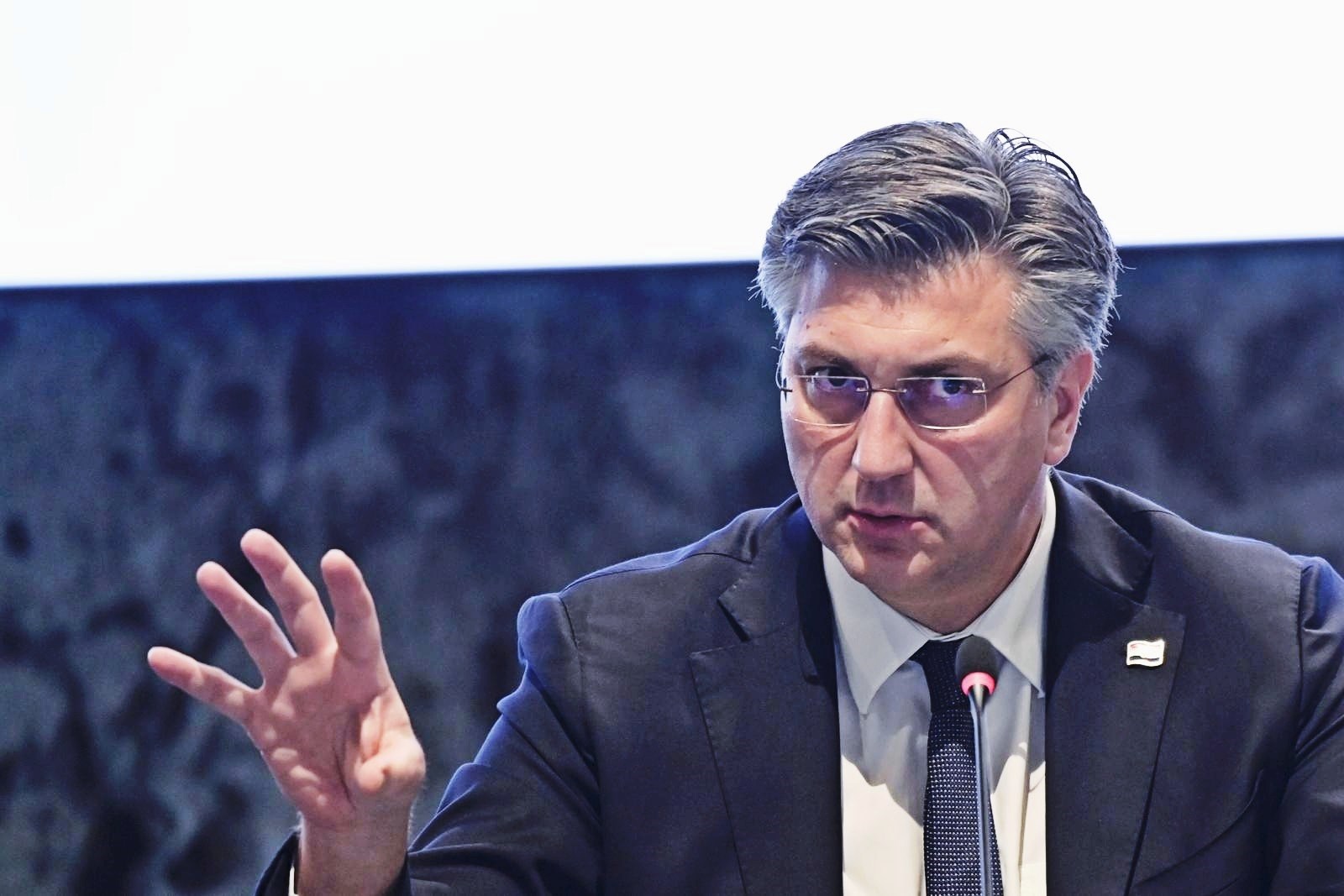 VIDEO Plenković napao Grbina i Bauka zbog naknada: Zato je ovaj i uštedio toliko para