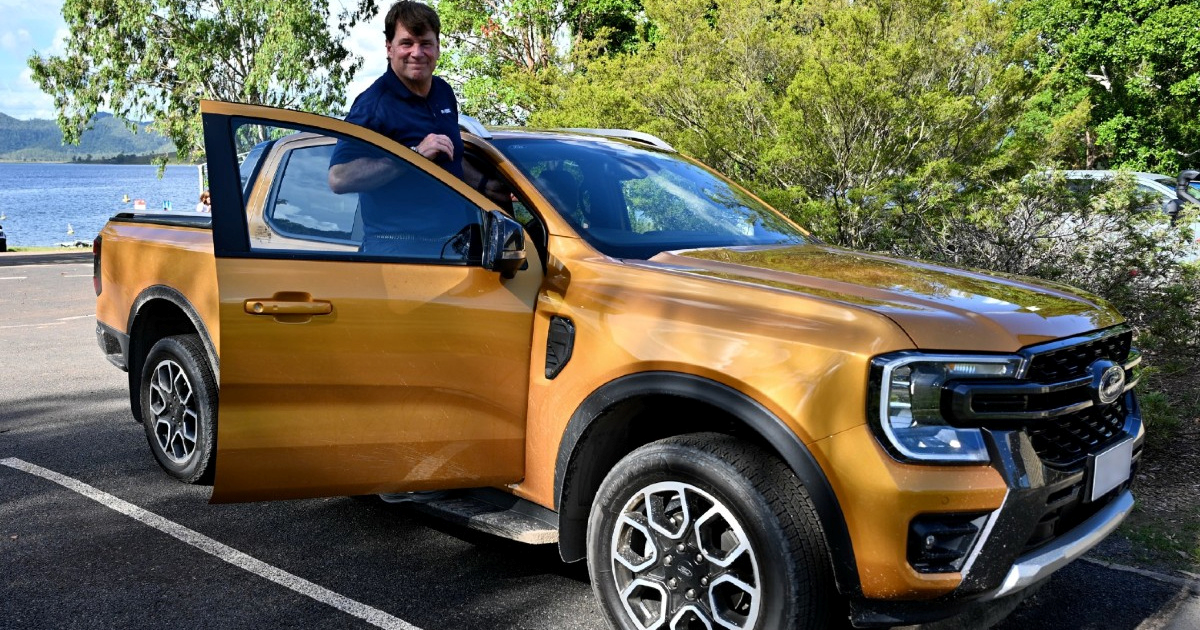 Šef Forda dobio rekordnu plaću dok tvrtka bilježi milijarde gubitka