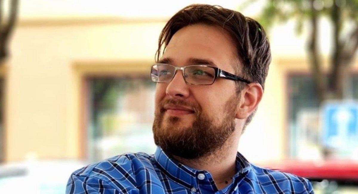 Priveden novinar Hrvoje Bajlo. Koristio je mobitel u vožnji, a onda su ga zadržali