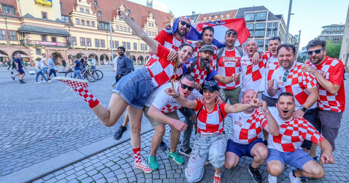U Leipzig stigli brojni hrvatski navijači, dobro raspoloženi pjevaju po gradu