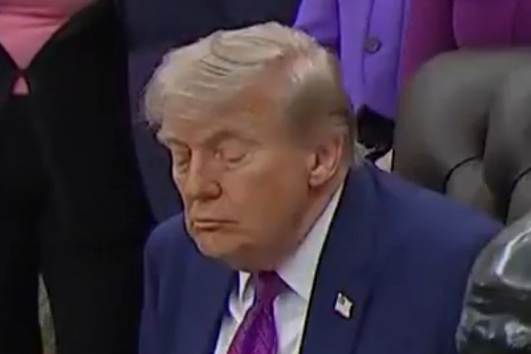 Trump (79) opet zaspao tijekom sastanka u Bijeloj kući