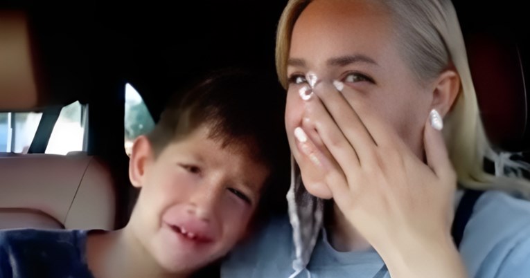 Youtubericu napali jer je sina natjerala da pozira dok plače kako bi skupila lajkove