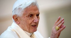 Vatikan poručuje da stanje bivšeg pape nije osobito zabrinjavajuće