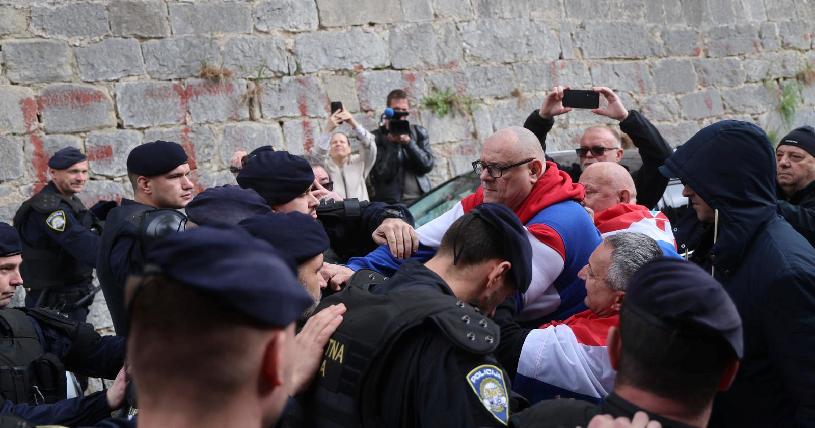 Mrak Taritaš i Orešković traže zabranu prosvjeda ispred kuća političara i javnih osoba