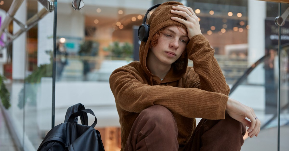 Tri greške koje roditelji rade i time nesvjesno udaljavaju tinejdžere od sebe