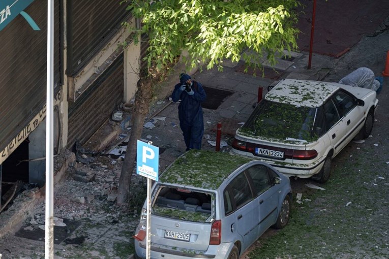 Ženi u Grčkoj bomba eksplodirala u rukama, poginula je. Nosila ju je prema banci