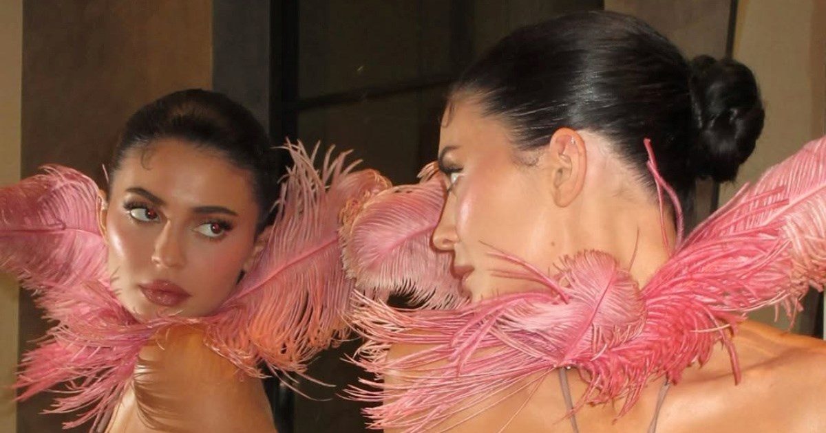 Sve oči bile su na njoj: Kylie Jenner u ekstravagantnoj ružičastoj haljini