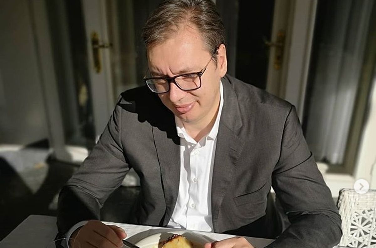 "Kad legne plata": Ovu šalu na svoj račun lajkao je i Aleksandar Vučić