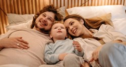 Terapeutkinja svojoj djeci prije spavanja postavlja samo ova tri pitanja