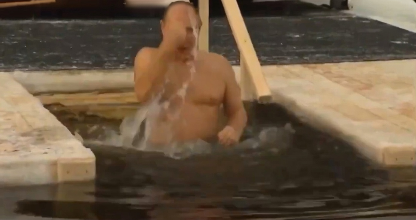 VIDEO Putin ponovno zaronio u ledenu vodu