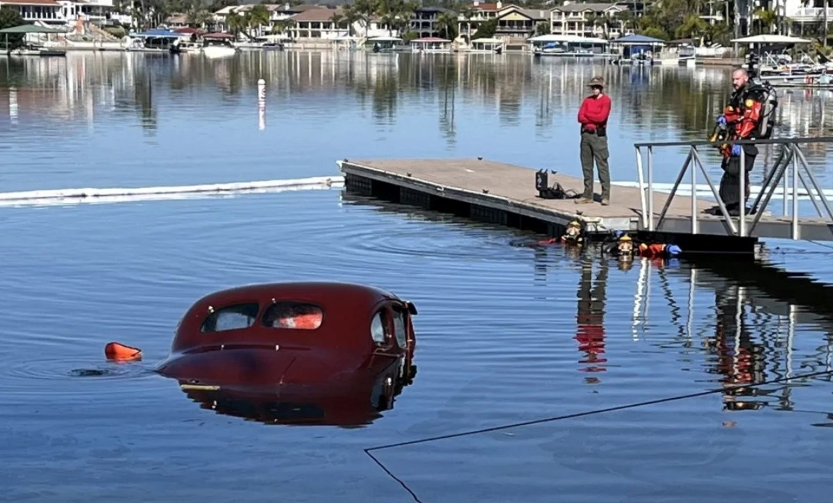 Uložio je u oldtimer pusti novac pa ga slučajno potopio u jezero