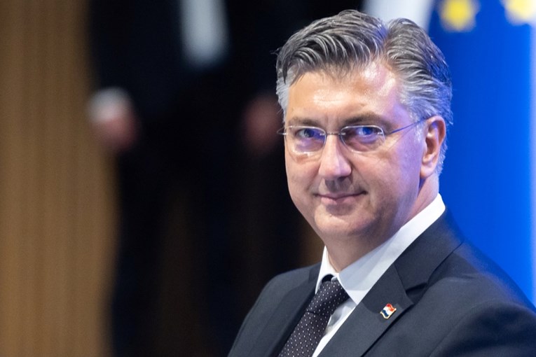 Vlada: Pregovori o plaćama državnih službenika počinju idući tjedan