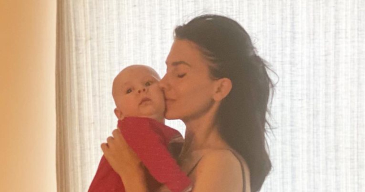 Supruga poznatog glumca pokazala liniju tri mjeseca nakon što je rodila peto dijete