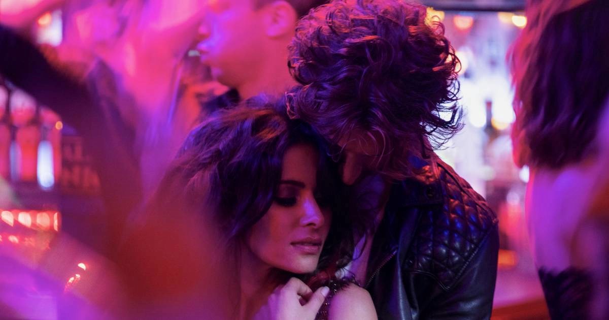 Filmovi i serije na Netflixu koje ne želite gledati s roditeljima ovog Božića 🫣