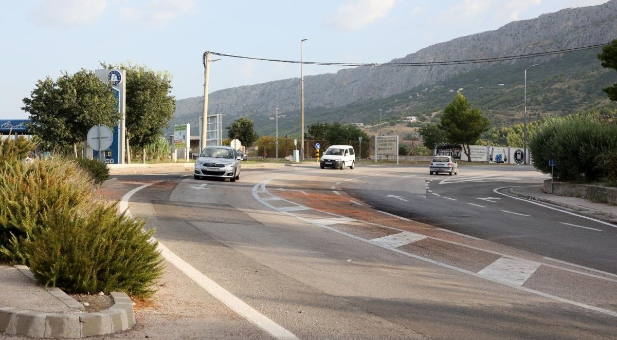 Uhićena petorica kod Splita. Tukli se, bacali boce, napali policajce...