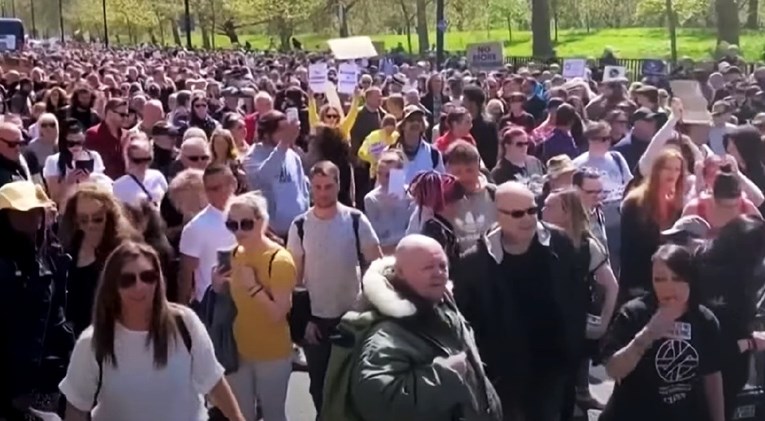 VIDEO Veliki prosvjed u Londonu, tisuće na ulicama protiv mjera i covid-putovnica