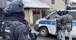 Njemačka policija pretresla domove ekstremista koji žele oživjeti njemački Reich