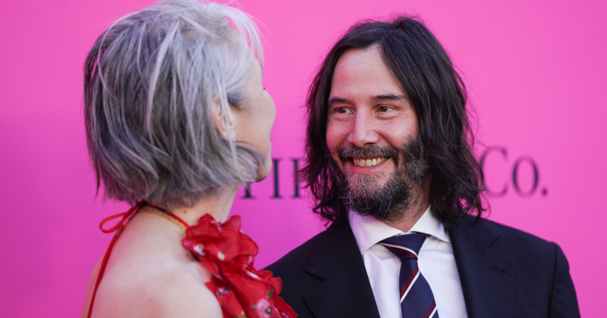 Od prijateljstva do ljubavi: Keanu Reeves u vezi je s Alexandrom, evo tko je ona