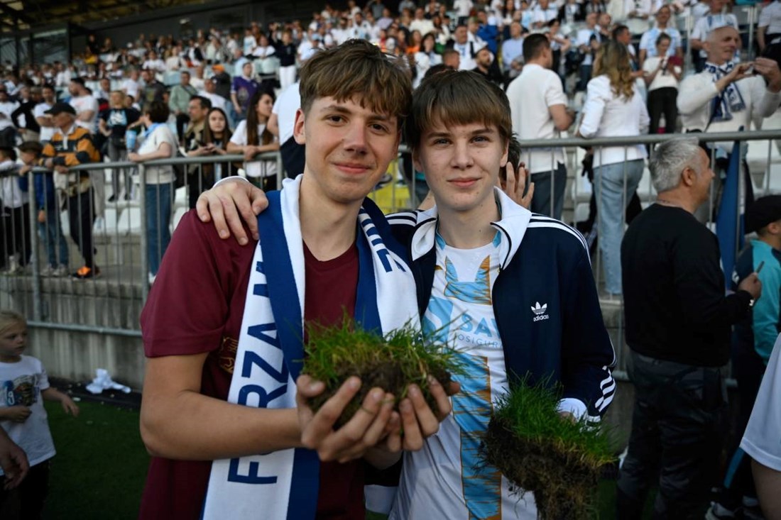 Riječani kući nose dio travnjaka s Rujevice za uspomenu