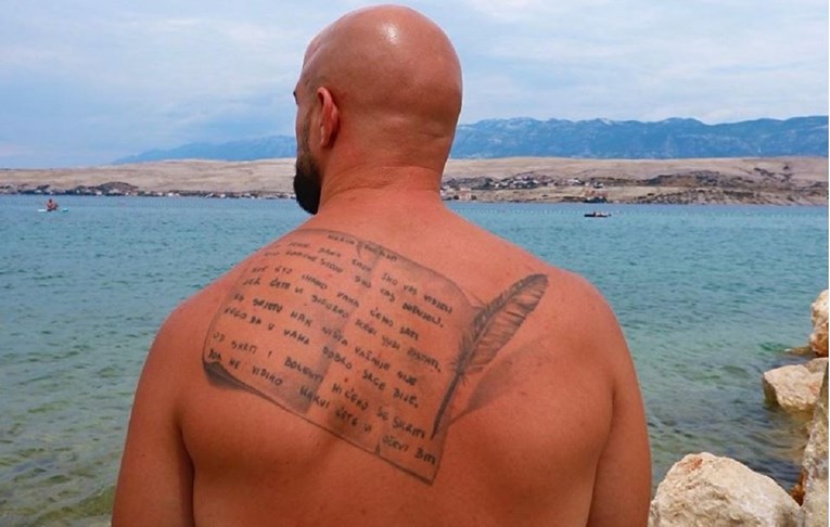 Luka iz Braka na prvu dirnuo pratitelje onime što je tetovirao na leđa