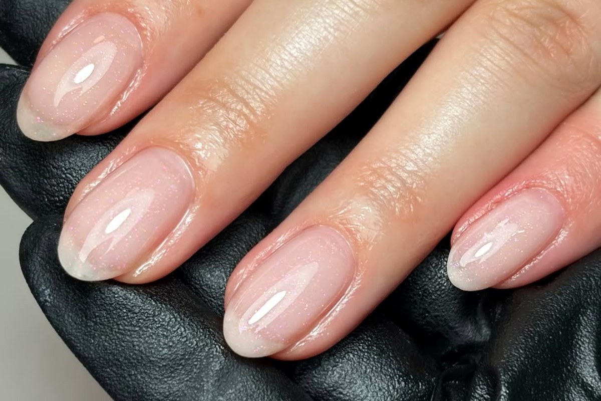 Nakon kroma i glaziranih noktiju stiže novi hit - staklena manikura