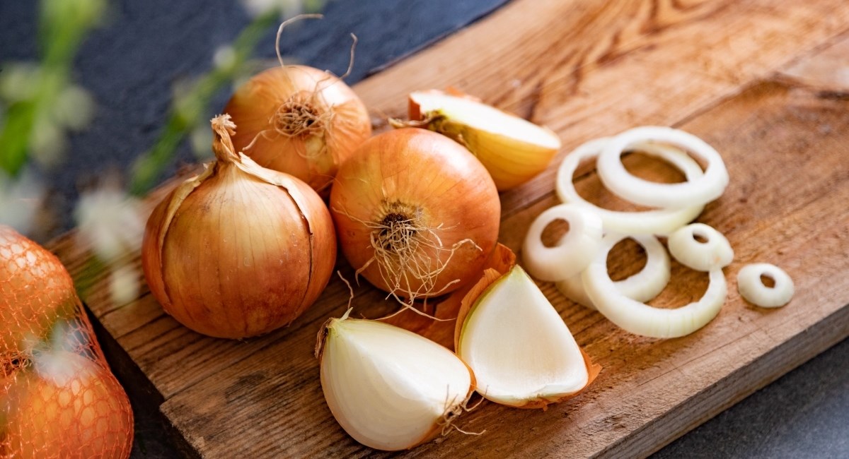 Vodič kroz razne vrste luka: Kako odabrati onaj pravi za jelo koje radite?