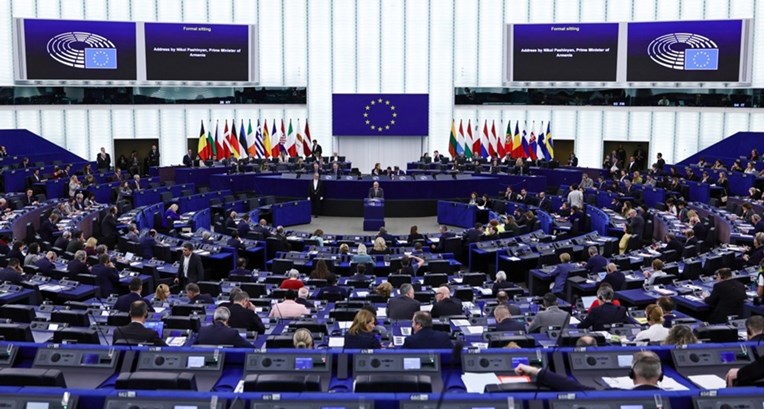 Postignut novi sporazum o odnosima između EU parlamenta i komisije