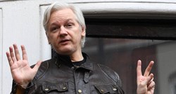 Sutkinja upozorila Assangea da će ga izbaciti ako nastavi prekidati suđenje