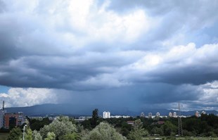 VIDEO Nakon sunčanog jutra, kiša se spustila na Zagreb