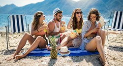 Ovo je pet stvari koje će vam dobro doći na plaži ako idete s prijateljima ili sami