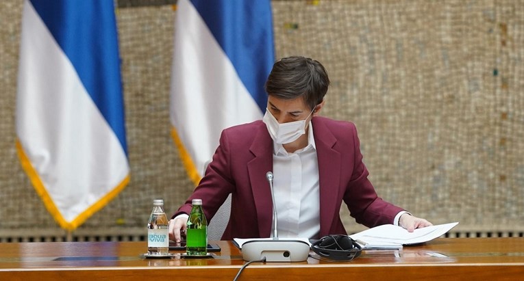 Srbija uvodi obavezno nošenje maski u sve zdravstvene ustanove