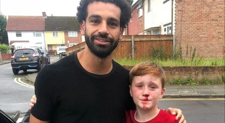 Dječak se ozlijedio trčeći za Salahovim autom, Egipćanin stao i oduševio potezom