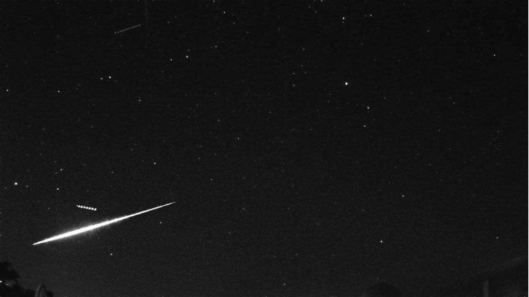 FOTO Meteor osvijetlio nebo iznad Hrvatske