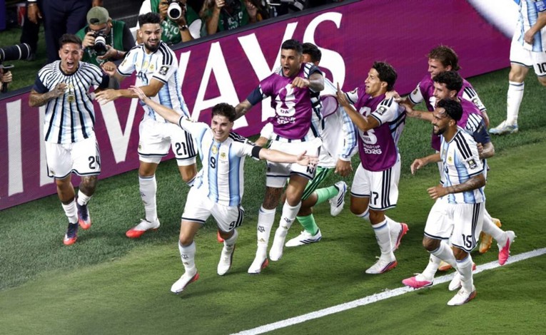 Argentinci će protiv Engleza oko ruke nositi crnu traku. Francuzima je to zabranjeno