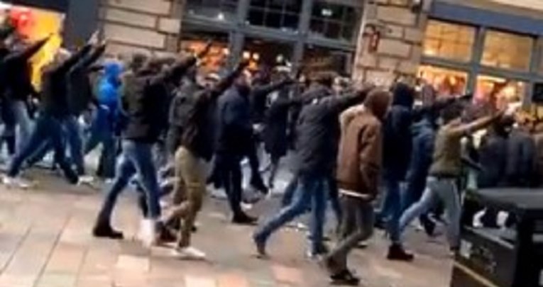 VIDEO Laziovi navijači fašistički salutirali na ulicama Glasgowa