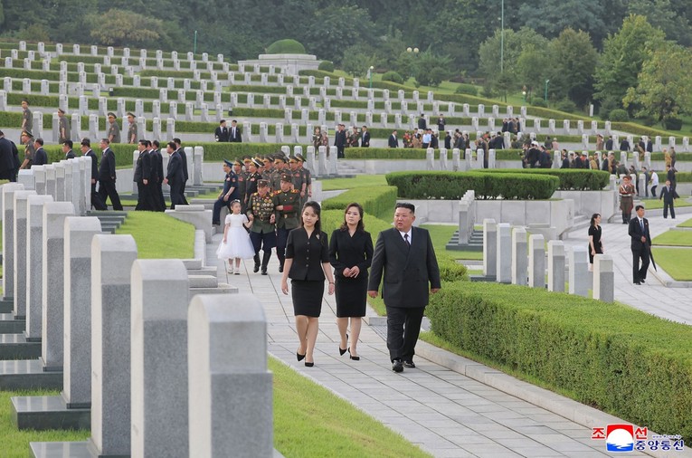 Južnokorejska obavještajna služba: Kim sve otvorenije predstavlja kćer kao nasljednicu