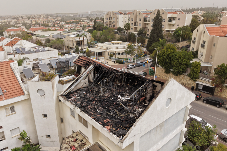 Iran projektilom pogodio stambenu zgradu u Izraelu