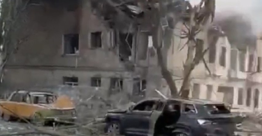 VIDEO Rusi raketirali bolnicu. Puno je ranjenih, među njima i djeca