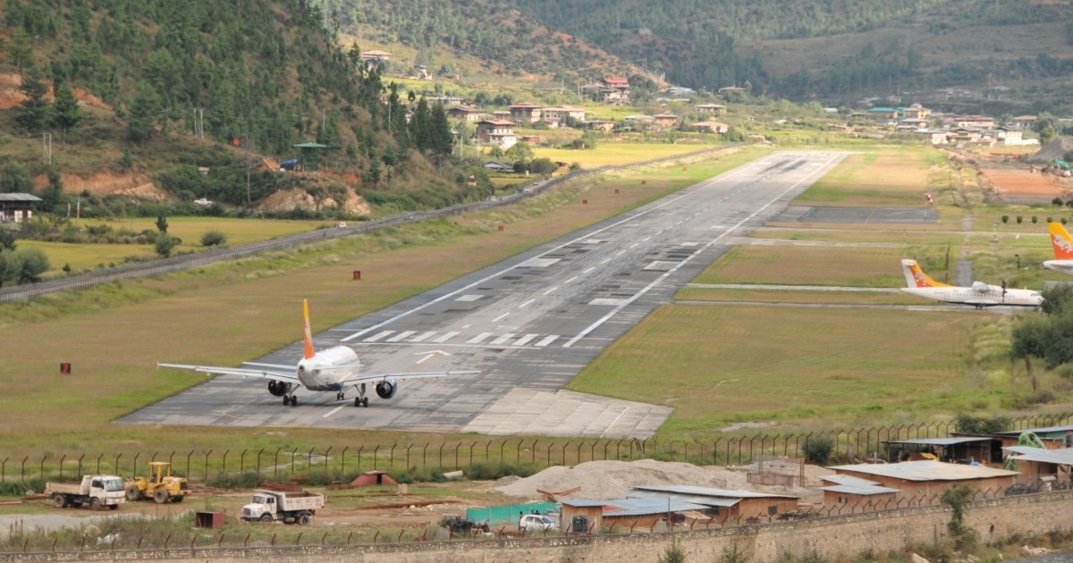 Samo 24 pilota imaju dozvolu sletjeti na ovaj aerodrom. Za to postoji dobar razlog 