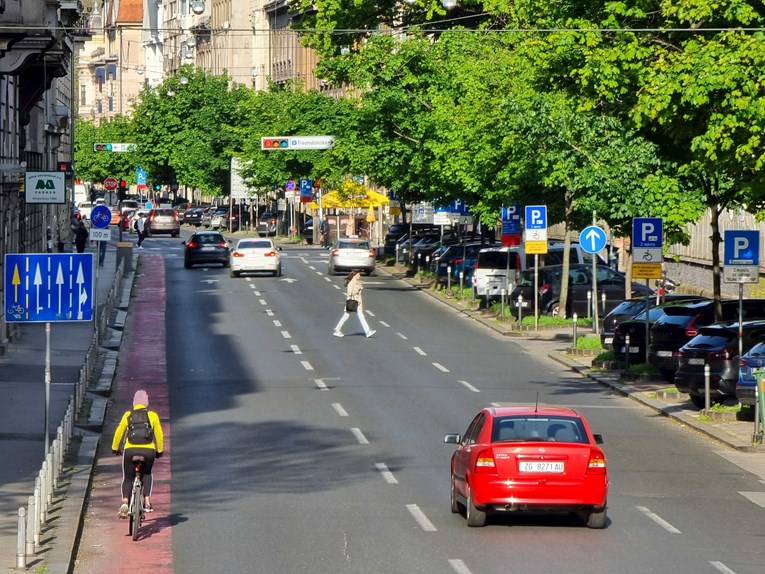 Sunčano jutro u Zagrebu, nema nekih većih prometnih gužvi po gradu