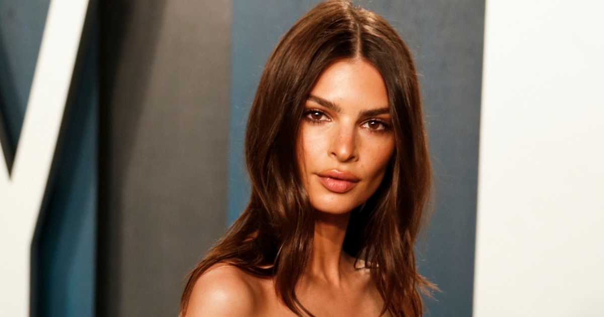 Emily Ratajkowski zablistala u haljini koju je Gwyneth Paltrow nosila 1999.