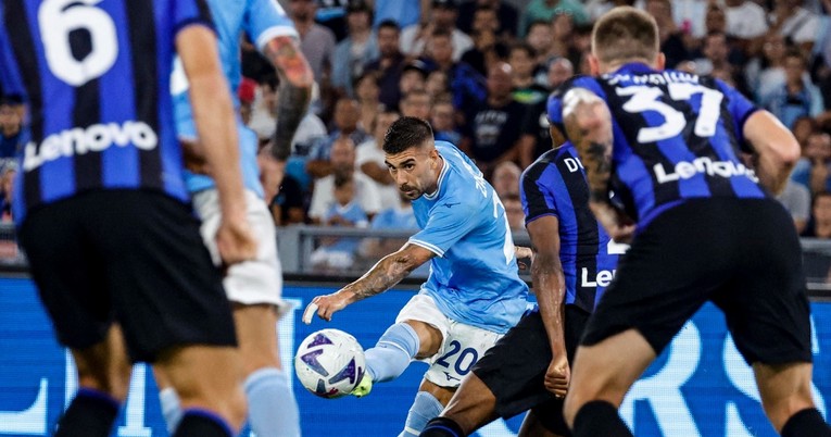 Prvi poraz Intera u sezoni. Lazio mu zabio tri gola