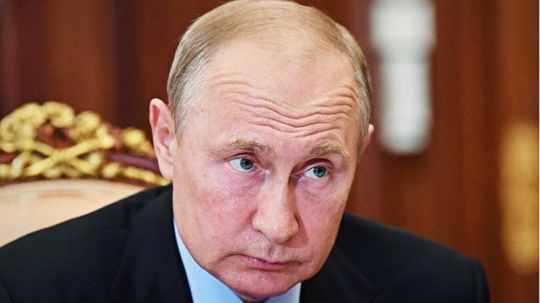 Britanija pozvala zemlje G7 da zabrane uvoz ruske nafte: "Putin mora propasti"