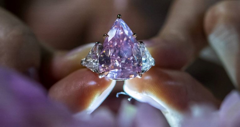 Rijedak dijamant ide na aukciju u New Yorku: "Usporediv je s najvećim remek-djelima"