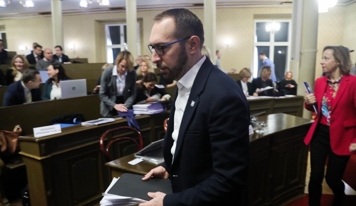 Rastu plaće, božićnice, uskrsnice i regres u zagrebačkoj gradskoj upravi