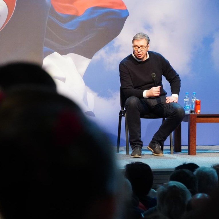 Vučić: Organizirali su obojenu revoluciju da Srbija ne bi mogla pomoći braći u RS-u