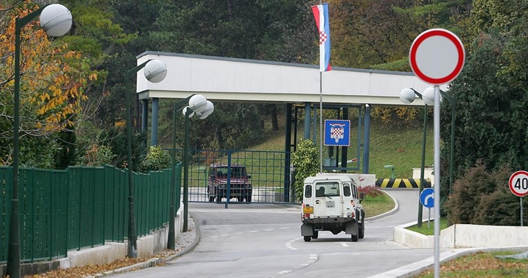 Dovezao se do Milanovićevog ureda na Pantovčaku i pokušao ući. Zaustavili su ga