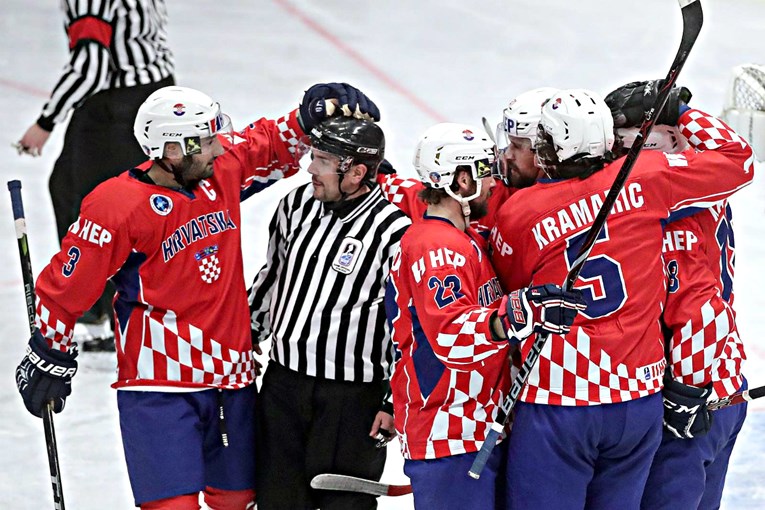 Hrvatska srušila Srbiju u hokeju i nastavila put ka ZOI-u