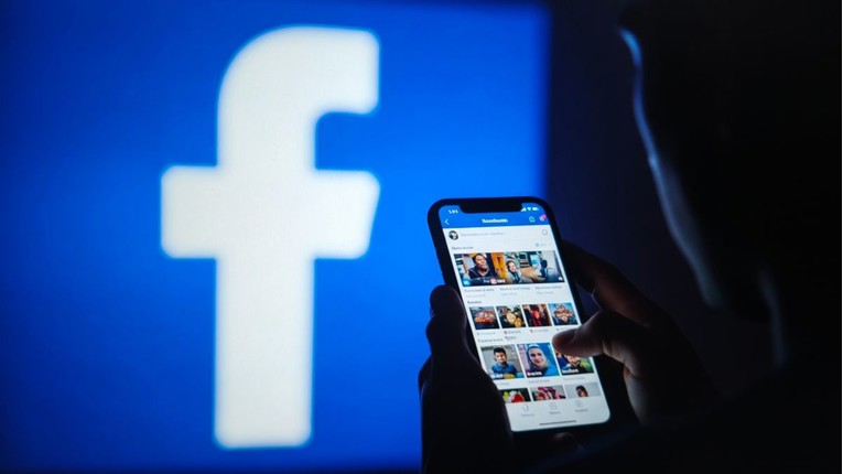 Bivši inženjer Facebooka pod istragom. Preuzeo 30.000 privatnih fotografija